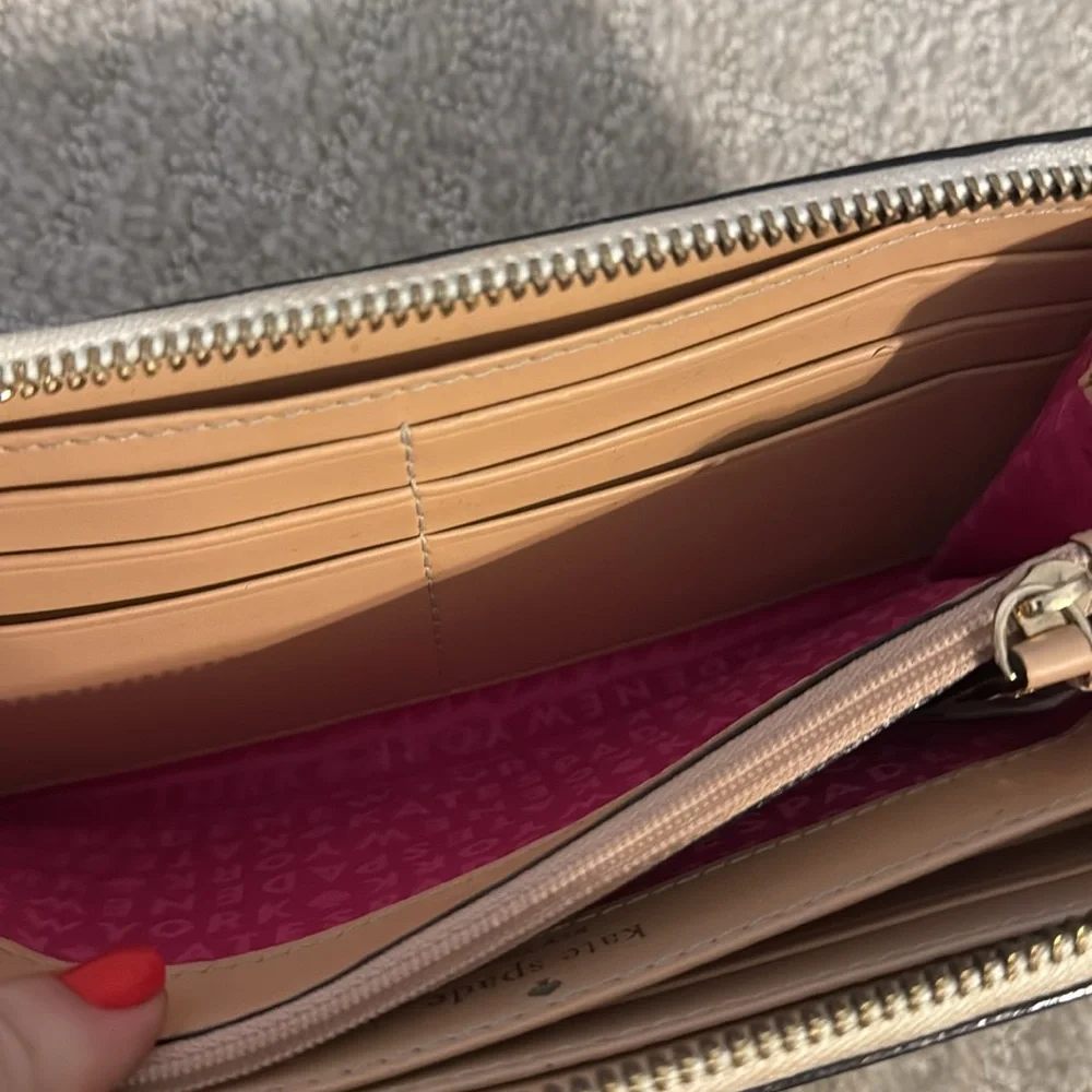 Kate Spade Wallet - Picture 4 of 5